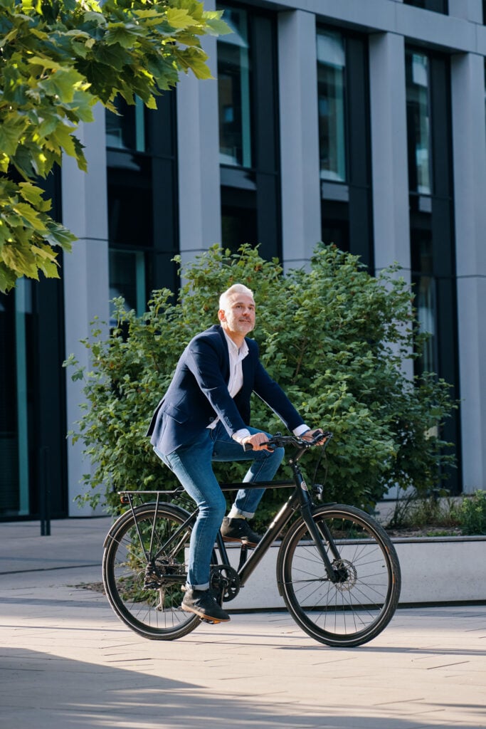 e-bike with adjustable stem