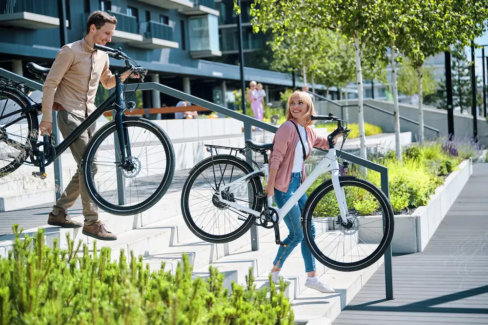 Leichtes Tiefeinsteiger E-Bike von BZEN